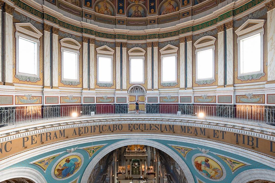 De koepel Basiliek van de H.H. Agatha en Barbara Oudenbosch